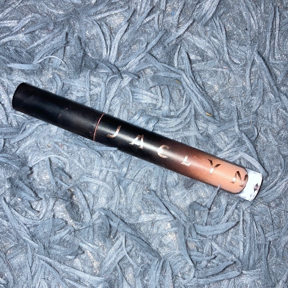 Jaclyn Liquid Lipstick